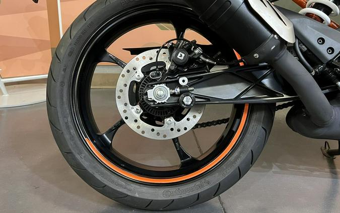 2023 KTM RC 390