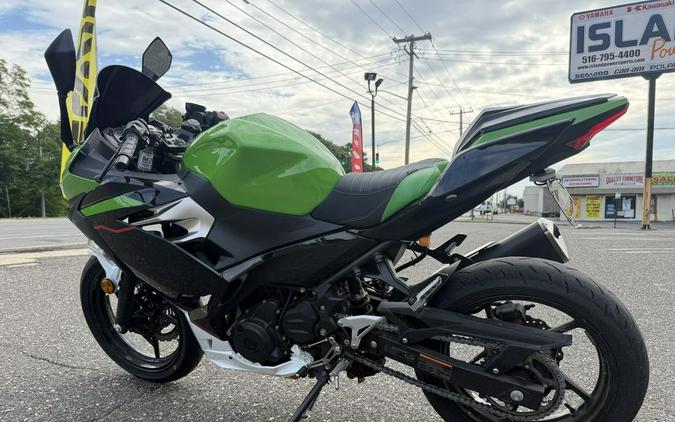 2020 Kawasaki Ninja® 400 ABS KRT Edition