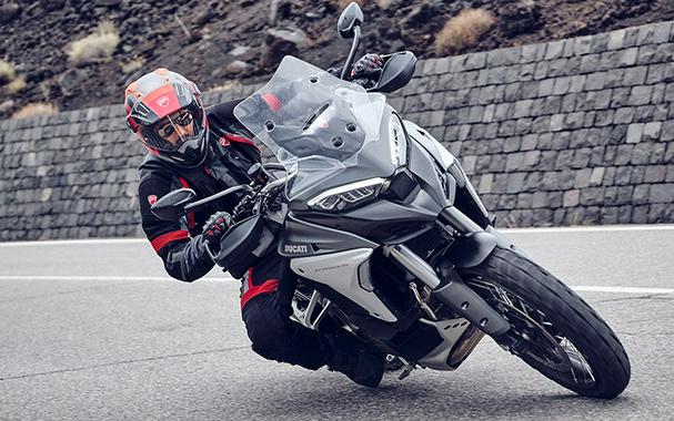 2022 Ducati Multistrada V4 S Travel & Radar Spoked Wheel