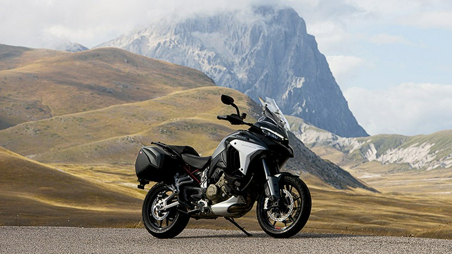 2022 Ducati Multistrada V4 S Travel & Radar Spoked Wheel