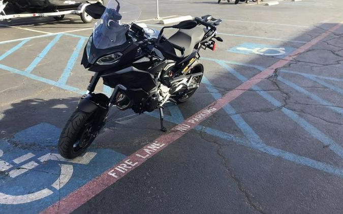 2022 BMW F 900 XR