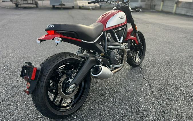 2016 Ducati Scrambler 800 ICON