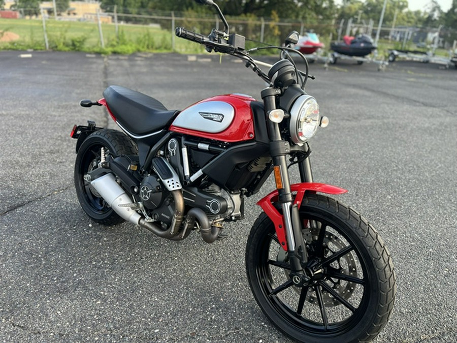 2016 Ducati Scrambler 800 ICON