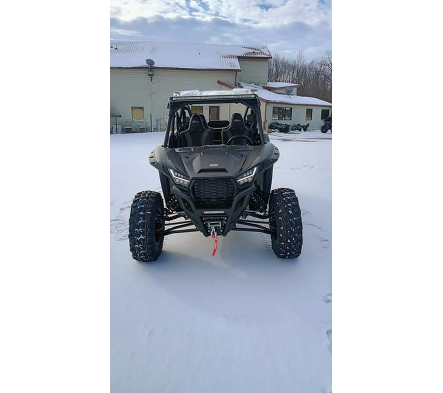 2026 Kawasaki Teryx® KRX4™ 1000 Blackout Edition