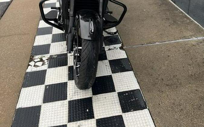 2026 Indian Motorcycle® Chieftain® PowerPlus Dark Horse® 112 Black Crystal w/Black Metallic & Champ