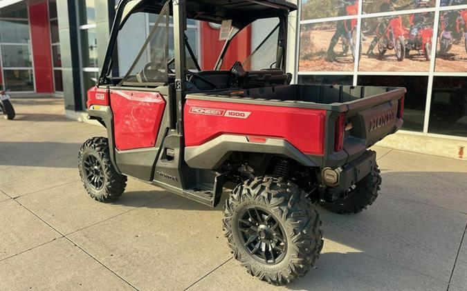 2026 Honda Pioneer 1000 Deluxe
