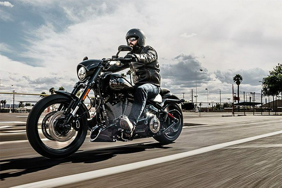 2017 Harley-Davidson CVO™ Pro Street Breakout®