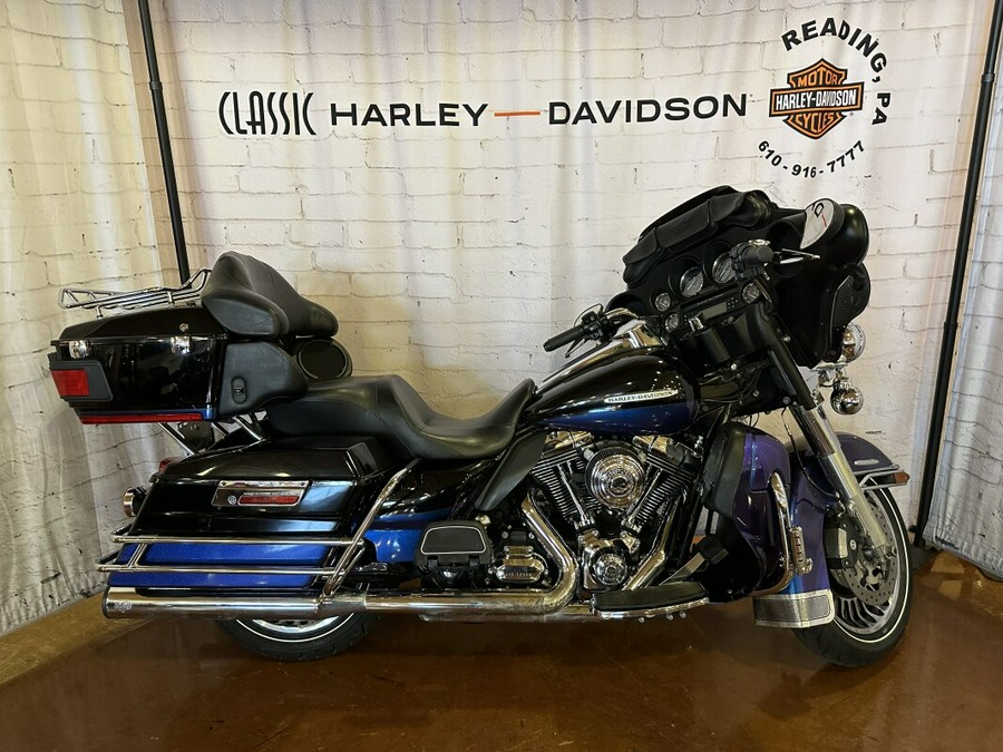 2010 Harley-Davidson Electra Glide® Ultra Limited Vivid Black/Black Ice Pearl