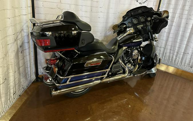 2010 Harley-Davidson Electra Glide® Ultra Limited Vivid Black/Black Ice Pearl