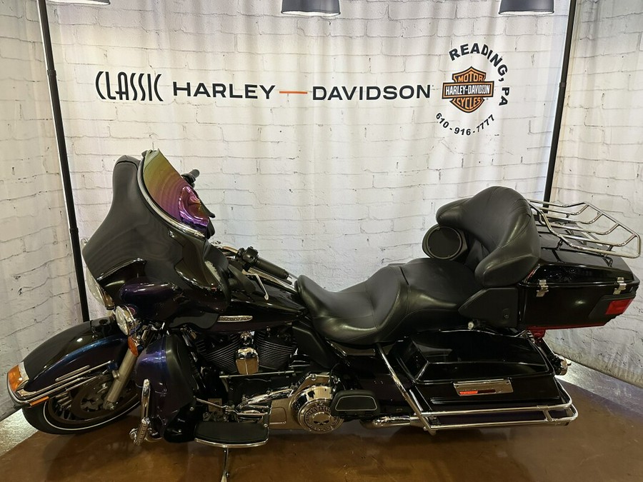 2010 Harley-Davidson Electra Glide® Ultra Limited Vivid Black/Black Ice Pearl