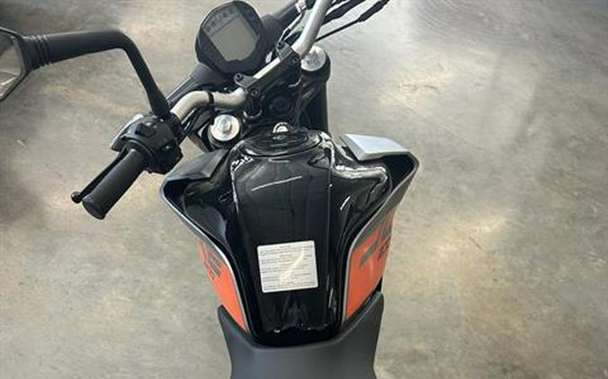 2023 KTM DUKE 200