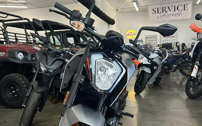 2023 KTM DUKE 200
