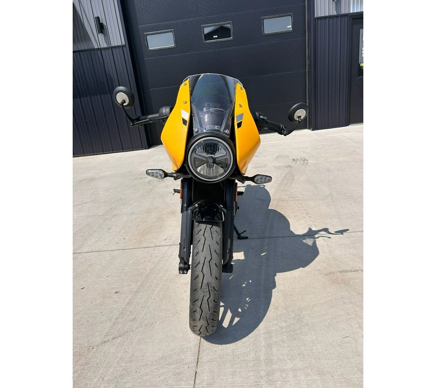 2026 Triumph Thruxton 400