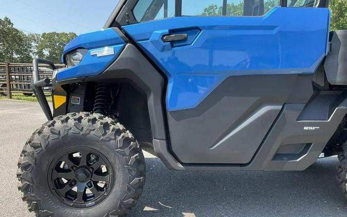 2023 Can-Am® Defender 6x6 Limited HD10