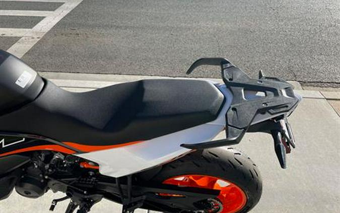 2024 KTM 890 SMT