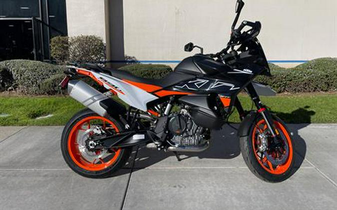 2024 KTM 890 SMT