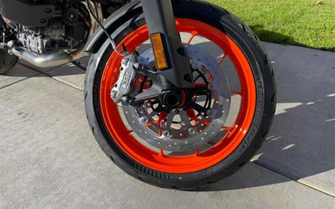 2024 KTM 890 SMT