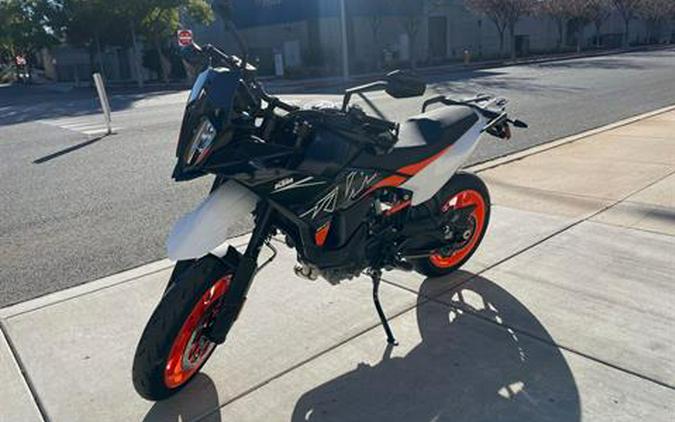 2024 KTM 890 SMT