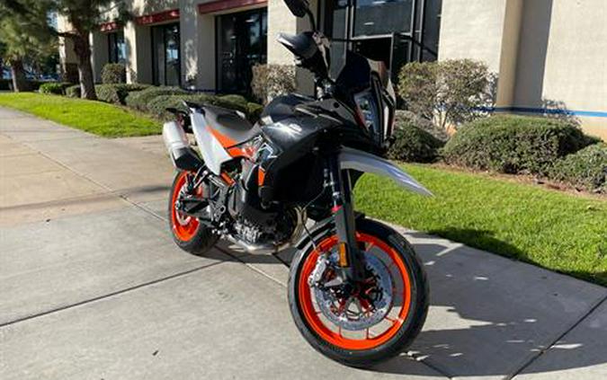 2024 KTM 890 SMT