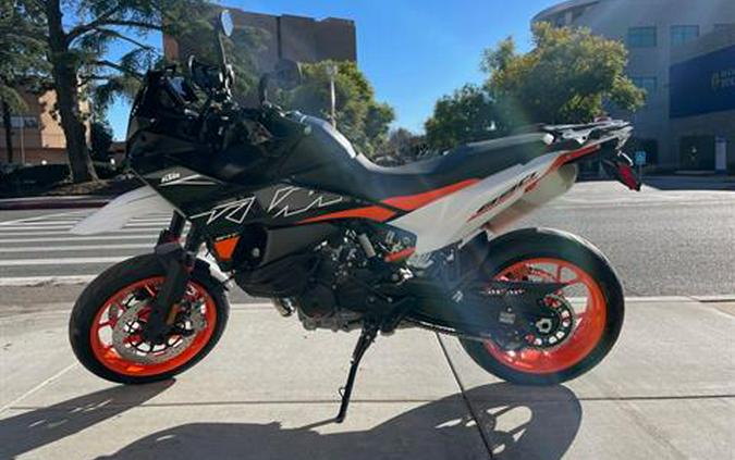 2024 KTM 890 SMT