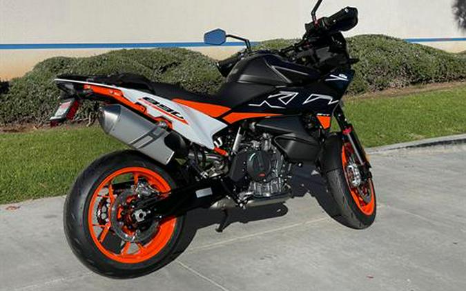 2024 KTM 890 SMT