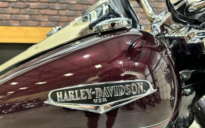 2006 Harley-Davidson® FLHRCI - Road King® Classic