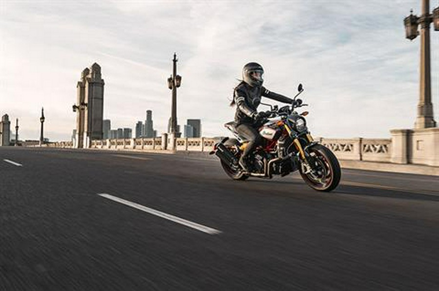 2022 Indian Motorcycle FTR R Carbon