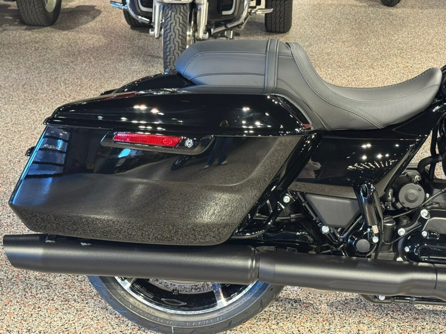 FLTRX 2026 Road Glide