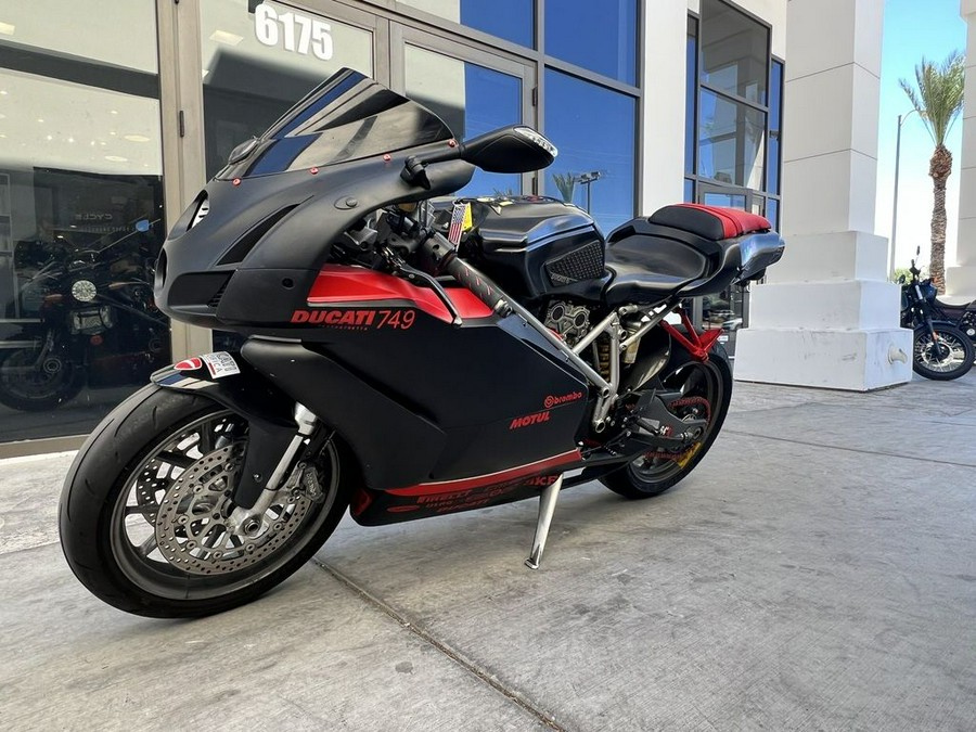 2004 Ducati 749