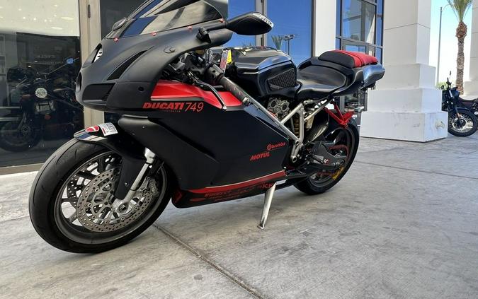 2004 Ducati 749