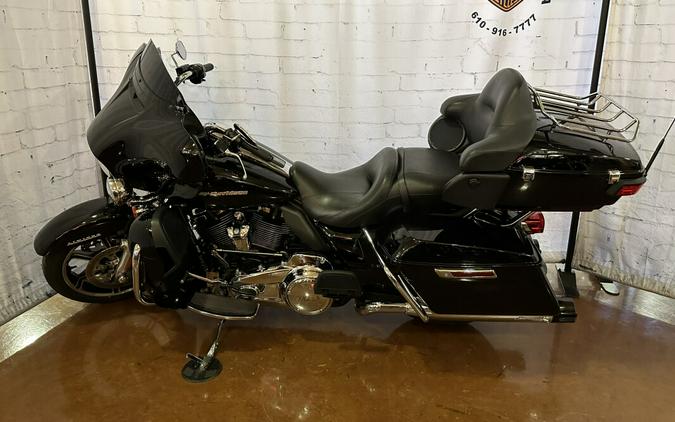 2022 Harley-Davidson Ultra Limited FLHTK Vivid Black