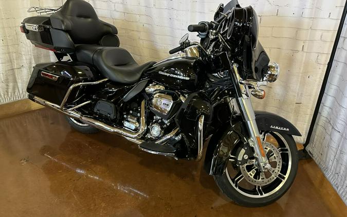 2022 Harley-Davidson Ultra Limited FLHTK Vivid Black