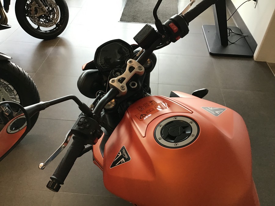 2025 Triumph Street Triple 765 R