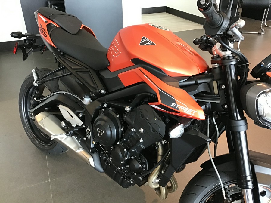 2025 Triumph Street Triple 765 R