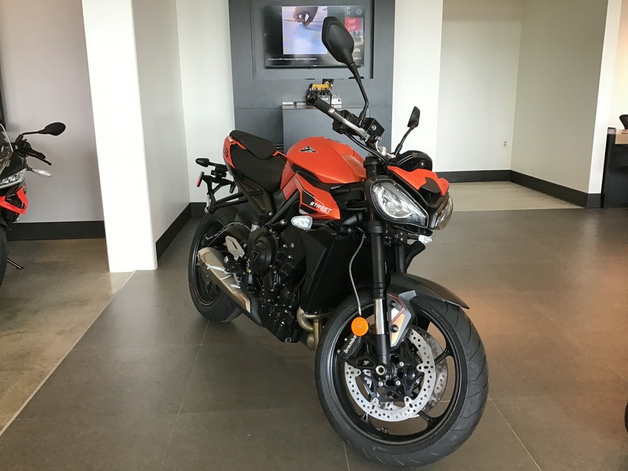 2025 Triumph Street Triple 765 R