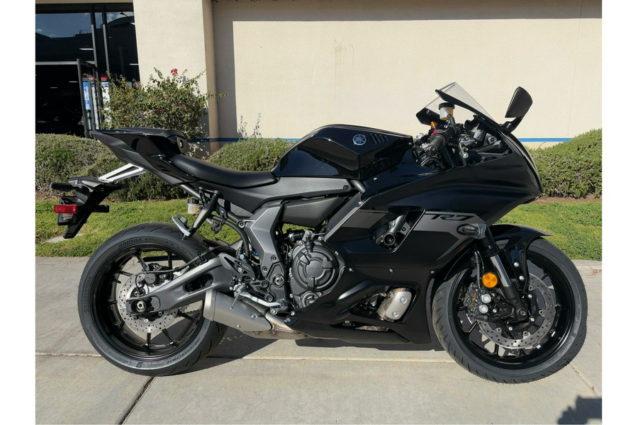 2025 YZF R7 - Yamaha
