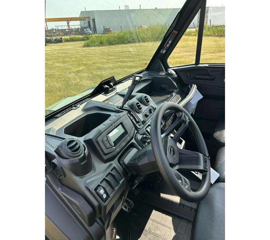 2026 Can-Am Defender DPS CAB