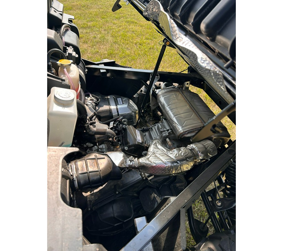 2026 Can-Am Defender DPS CAB
