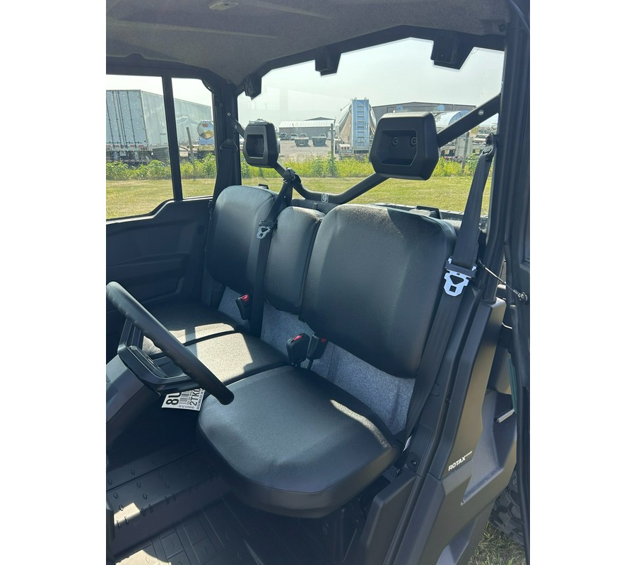 2026 Can-Am Defender DPS CAB