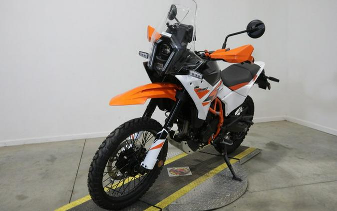 2025 KTM Adventure 390 R