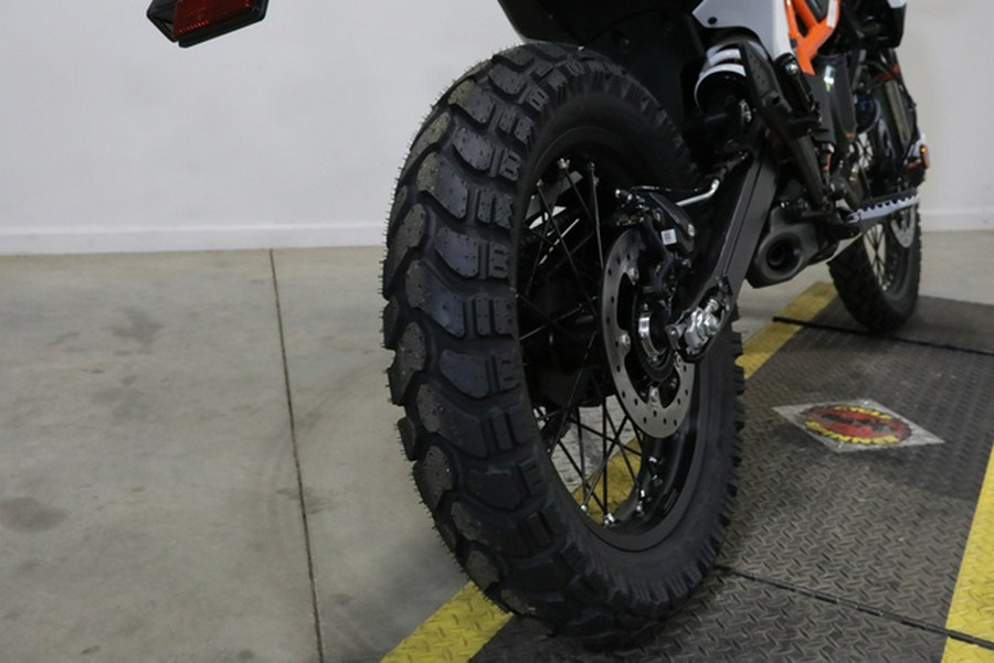 2025 KTM Adventure 390 R