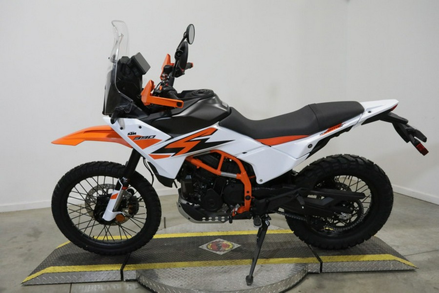 2025 KTM Adventure 390 R