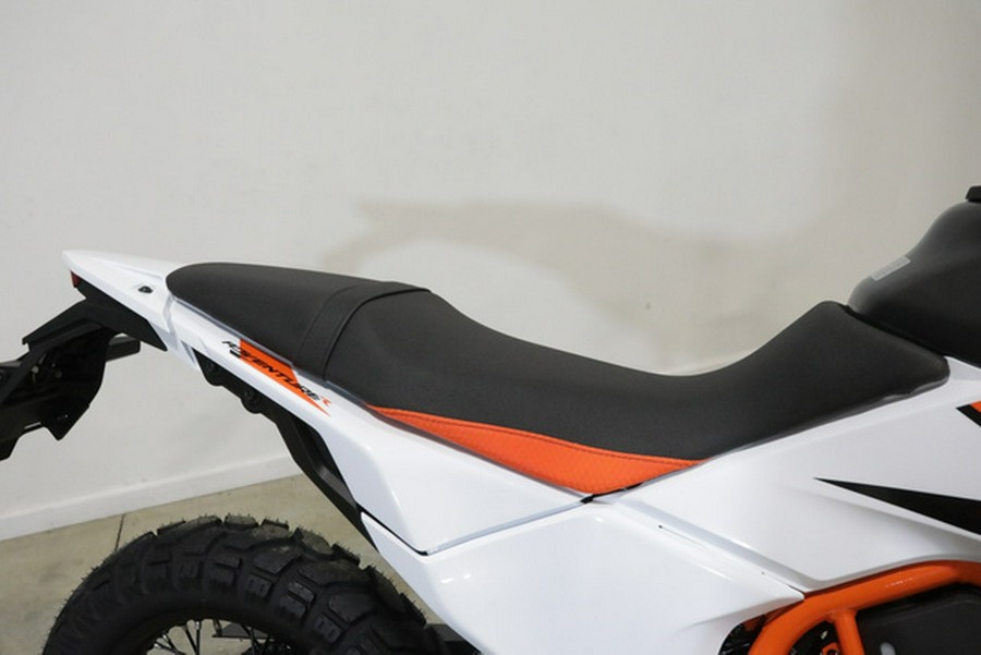 2025 KTM Adventure 390 R