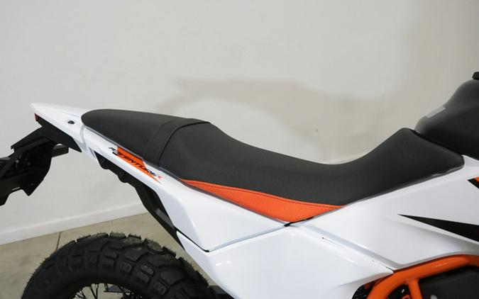 2025 KTM Adventure 390 R