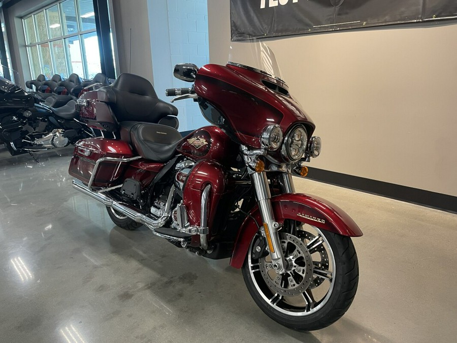 2023 Harley-Davidson® Ultra Limited Heirloom Red Fade