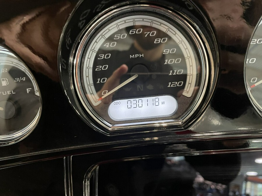 2023 Harley-Davidson® Ultra Limited Heirloom Red Fade