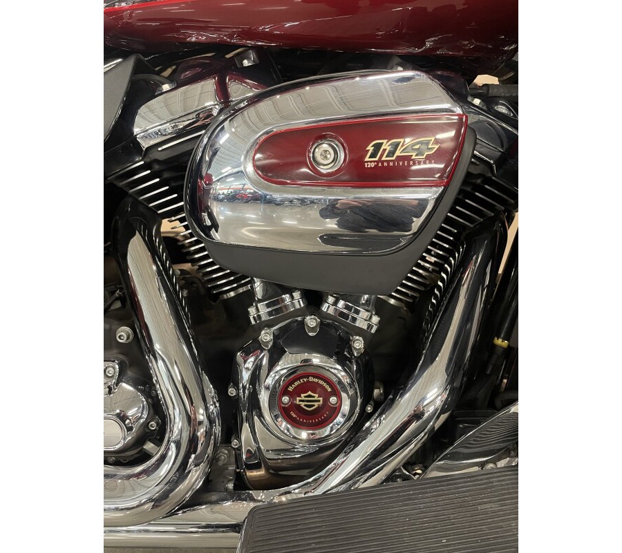 2023 Harley-Davidson® Ultra Limited Heirloom Red Fade