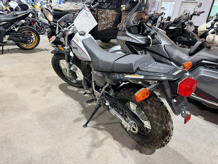2027 Yamaha TW 200