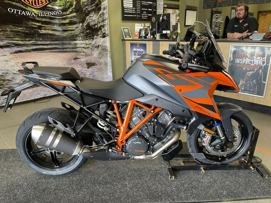 2023 KTM 1290 Super Duke GT