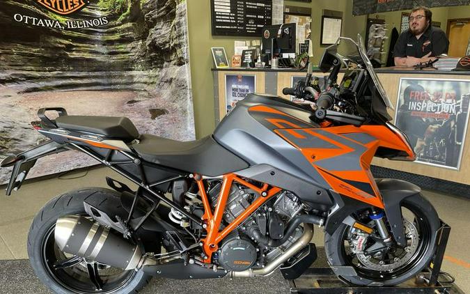 2023 KTM 1290 Super Duke GT